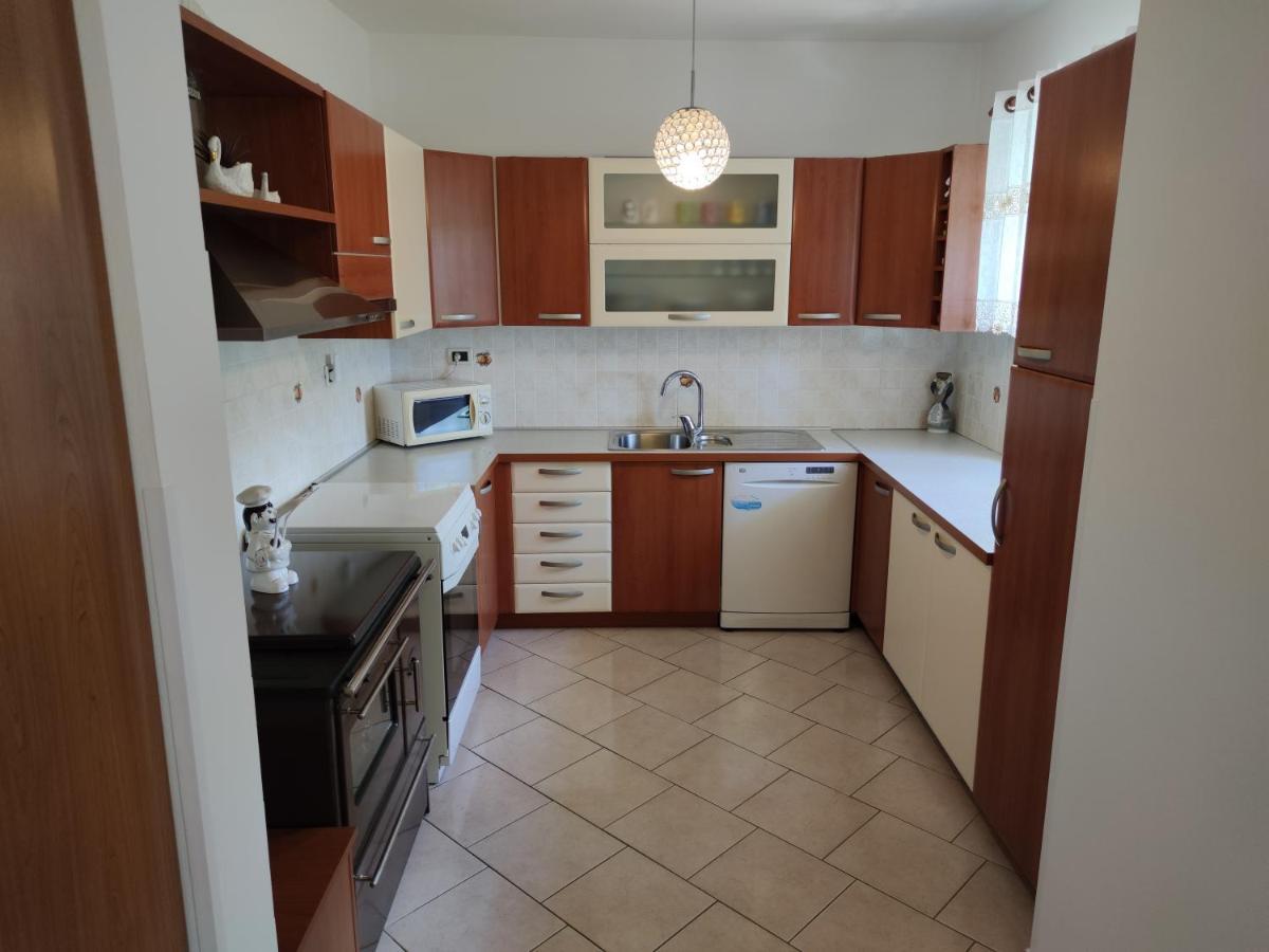Apartment Wine & Olive Oil Mofardin โคเปร์ ภายนอก รูปภาพ