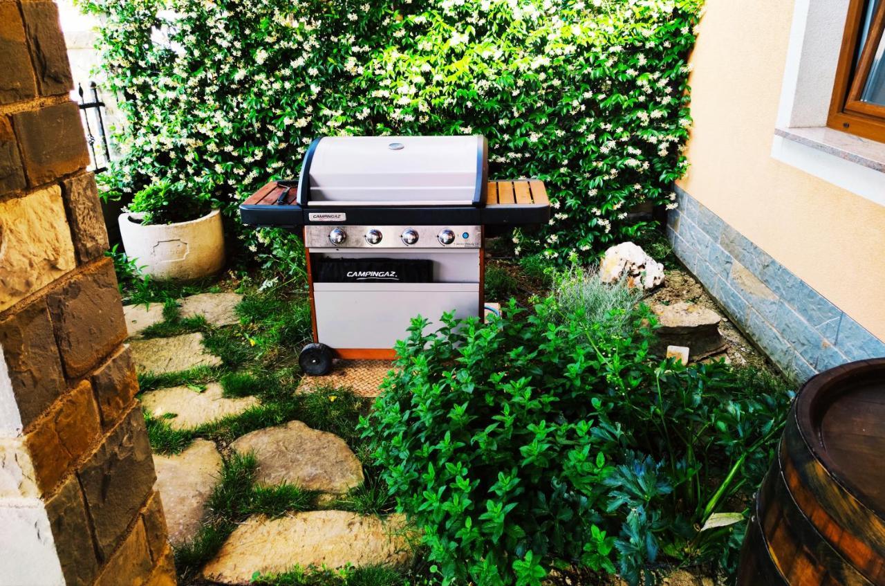 Apartment Wine & Olive Oil Mofardin โคเปร์ ภายนอก รูปภาพ