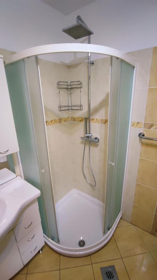 Apartment Wine & Olive Oil Mofardin โคเปร์ ภายนอก รูปภาพ